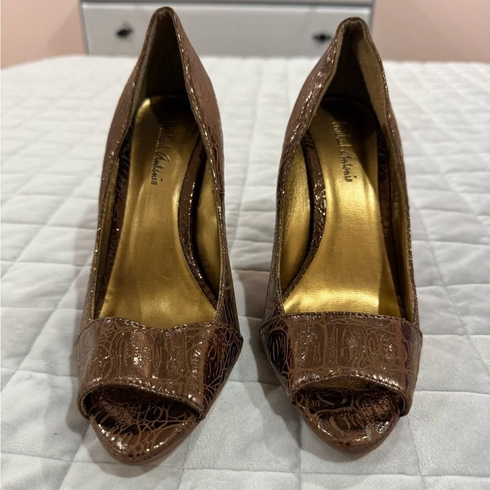 Michael Antonio Bronze Patent Leather women Heels - Size 9